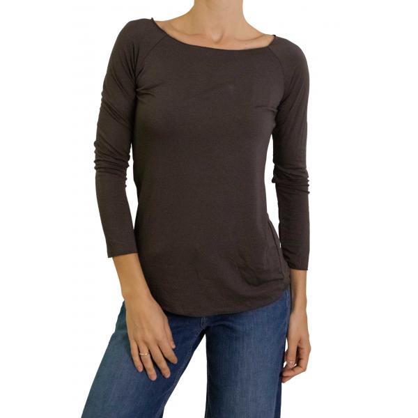 Maglia con scollo a scatoletta con manica lunga 